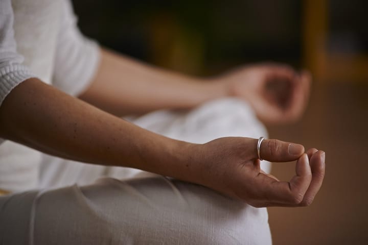 바쁜 일상 속 평온 찾기! 데일리 명상, 초보자를 위한 5가지 실천법